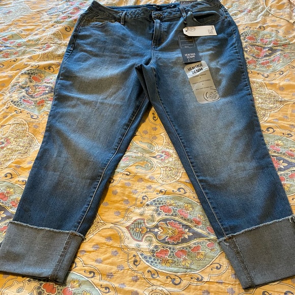 NWT 1822 TAYLOR CROP SKINNY JEANS 18W